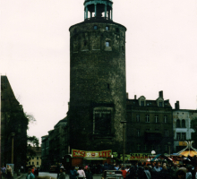 Dicker Turm